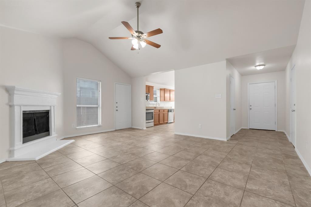 1039 Caliente Drive Property Photo 3