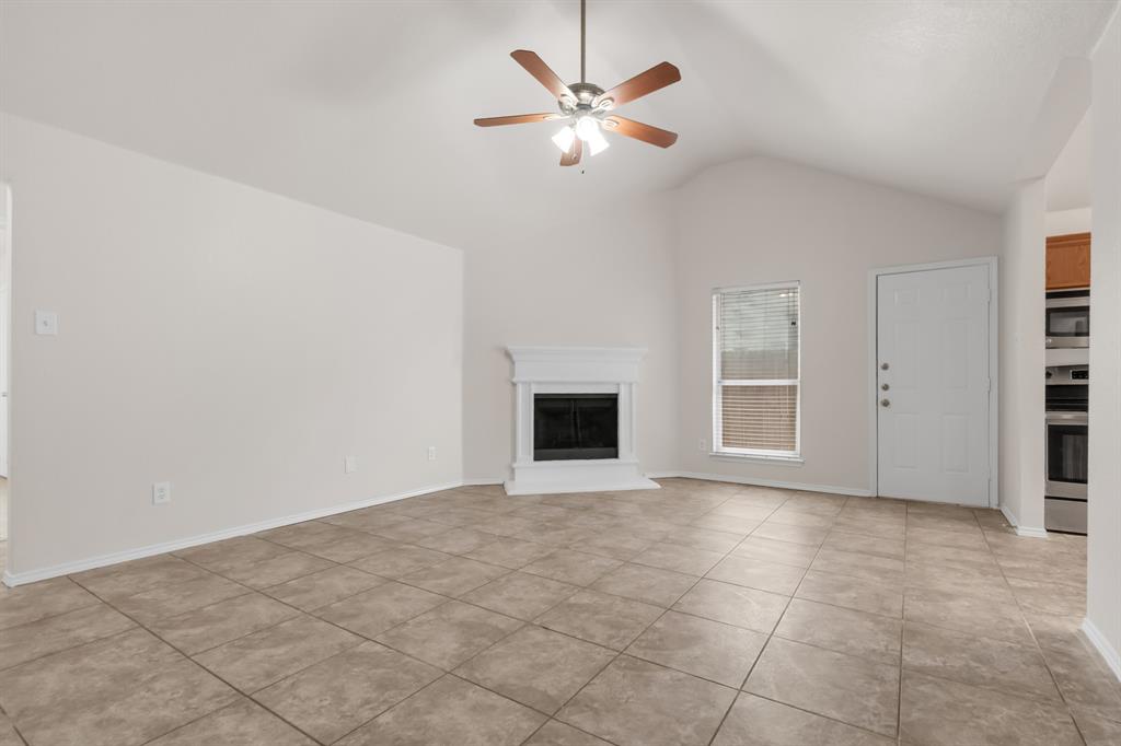 1039 Caliente Drive Property Photo 5
