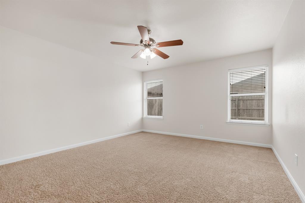 1039 Caliente Drive Property Photo 11
