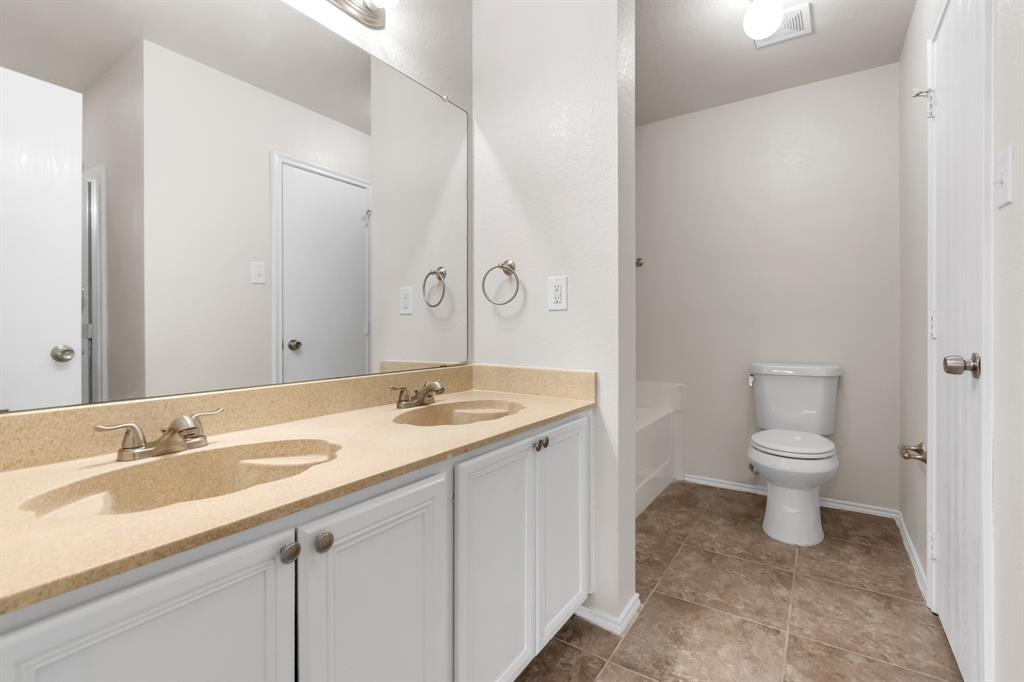 1039 Caliente Drive Property Photo 12