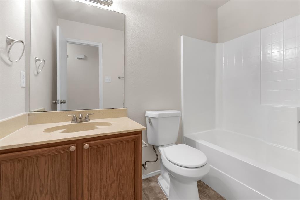 1039 Caliente Drive Property Photo 17
