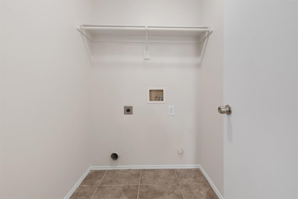 1039 Caliente Drive Property Photo 19