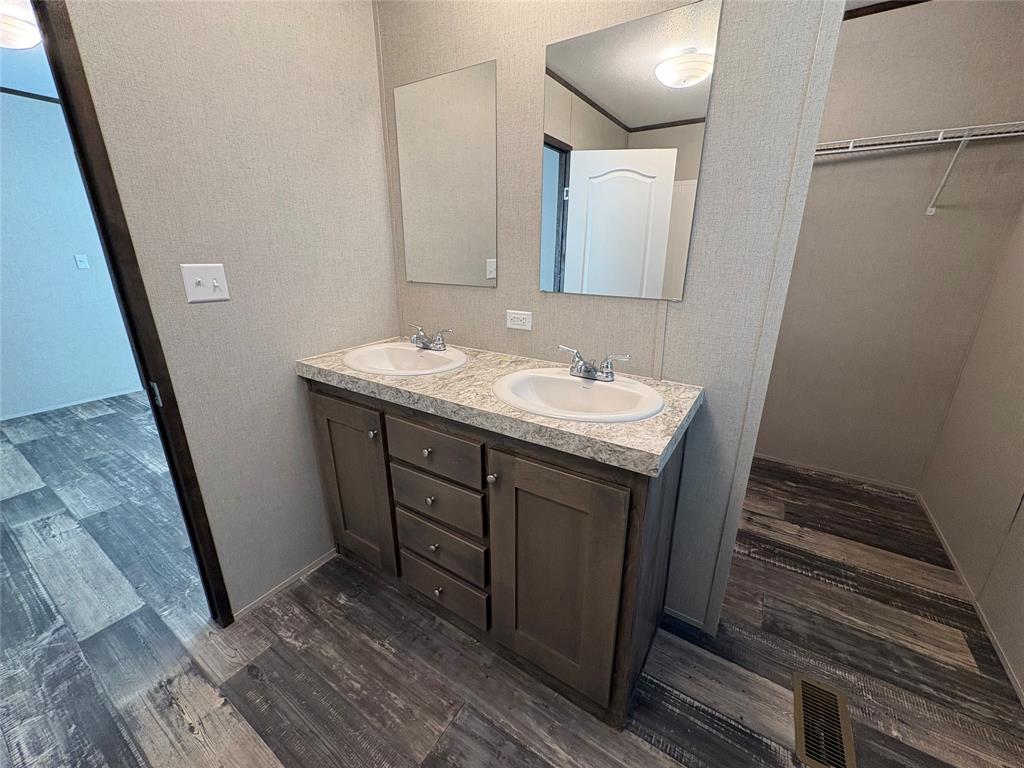 6806 Blue Ridge Road Property Photo 21