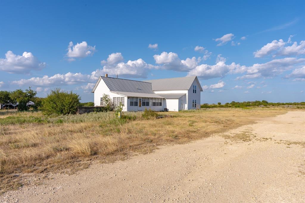 650 Fm 914 Property Photo 2
