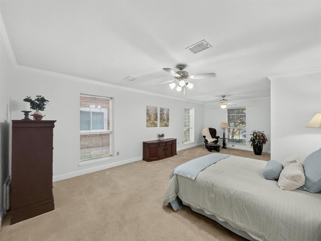2116 Cannes Drive Property Photo 4