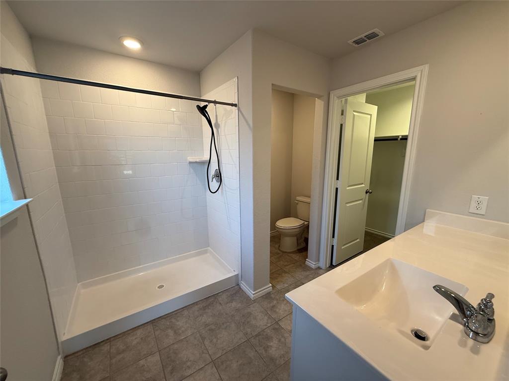 124 Greengate Drive Property Photo 17