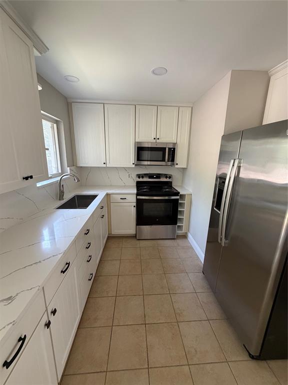 2579 Springvale Drive Property Photo 3