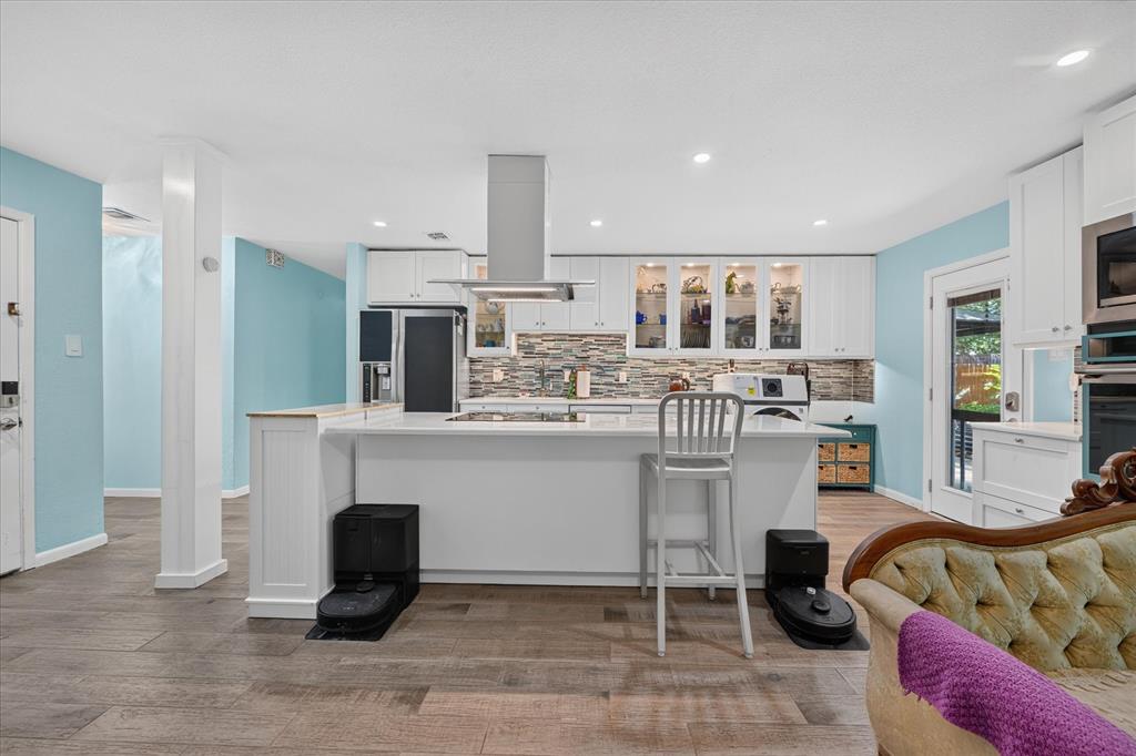 512 Park Center Boulevard Property Photo 6