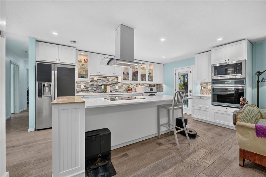 512 Park Center Boulevard Property Photo 10