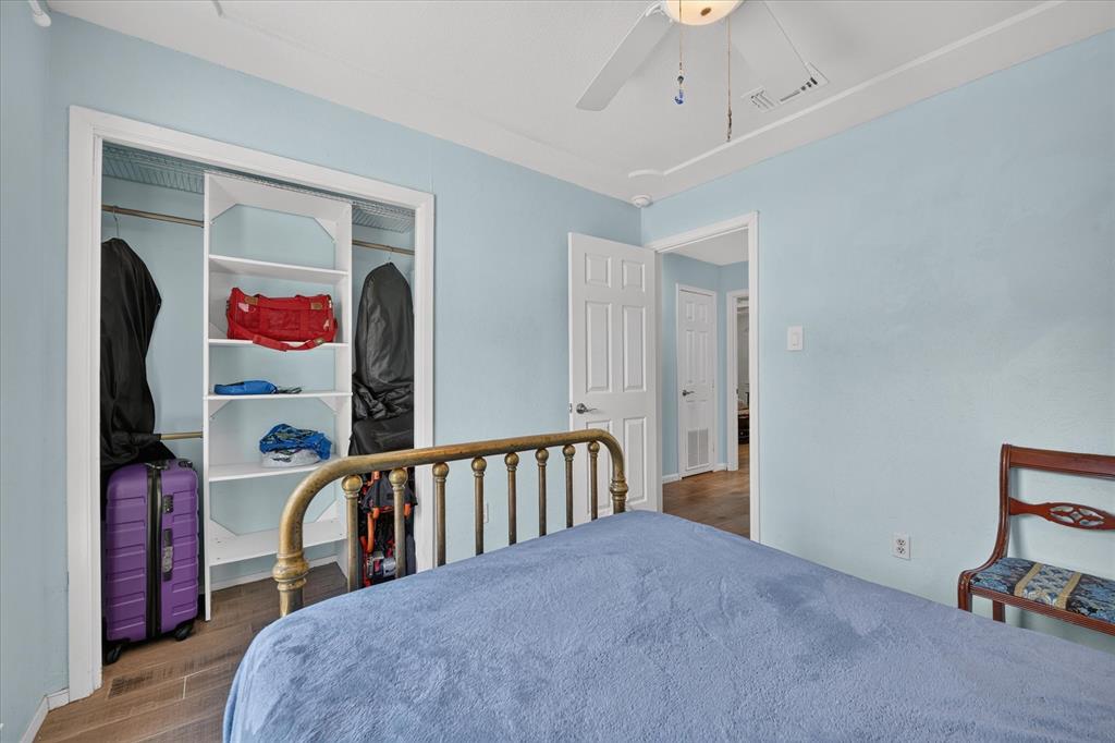 512 Park Center Boulevard Property Photo 15
