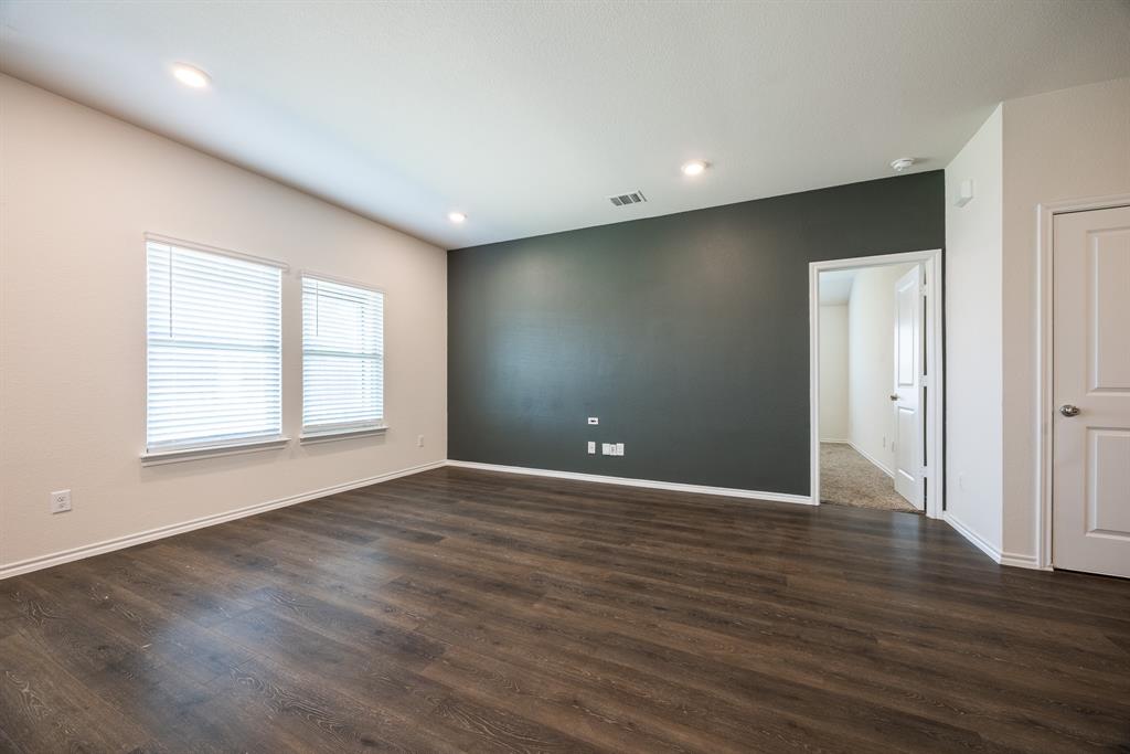 3002 Shetland Street Property Photo 11
