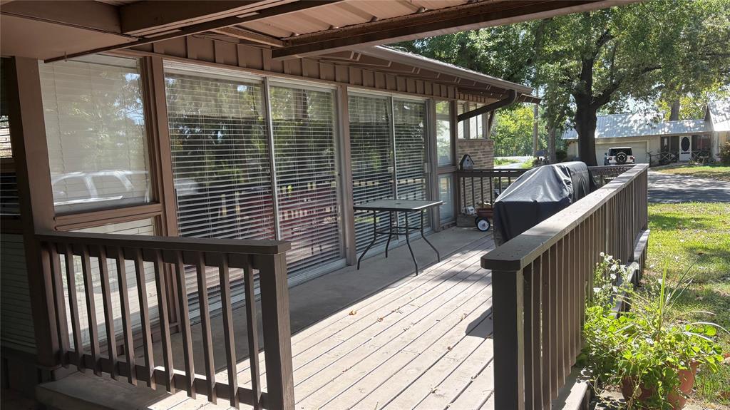 306 E Pine Property Photo 6