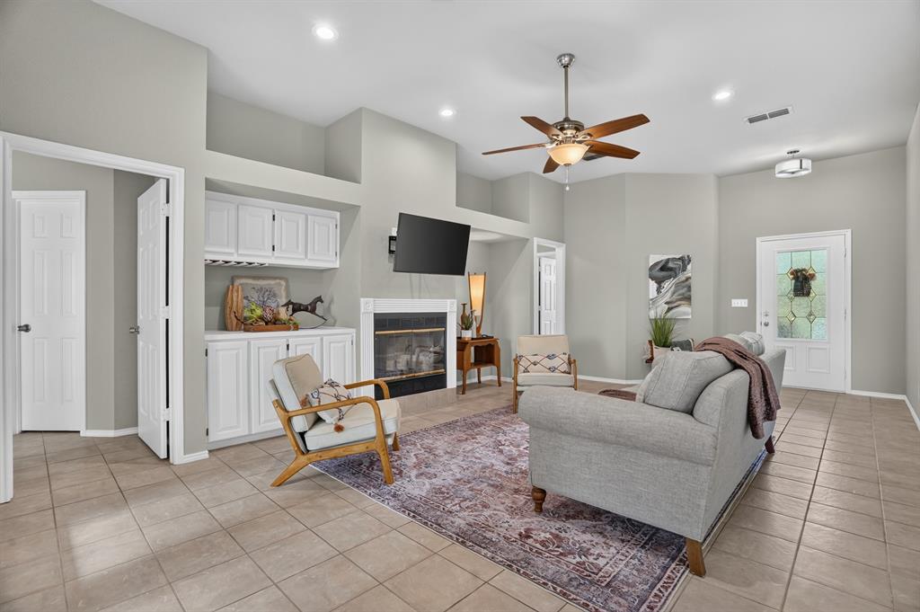 8730 Bellechase Road Property Photo 4