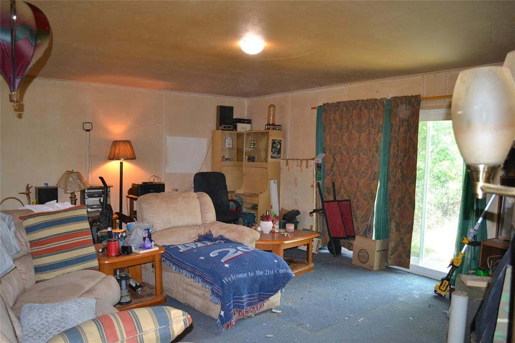 2415 Whit Drive Property Photo 6