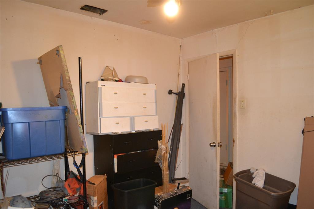 2415 Whit Drive Property Photo 15