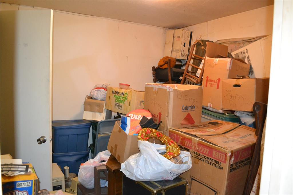 2415 Whit Drive Property Photo 16
