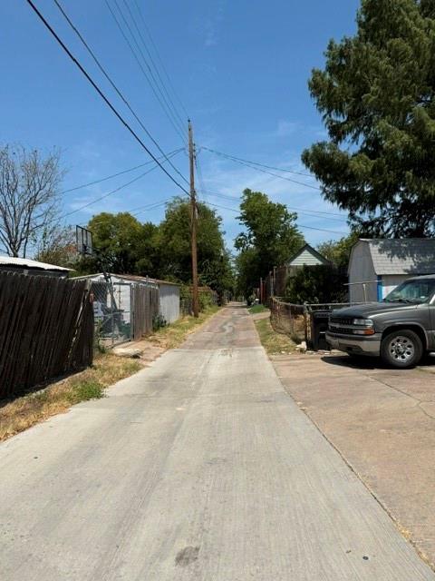 2415 Whit Drive Property Photo 23