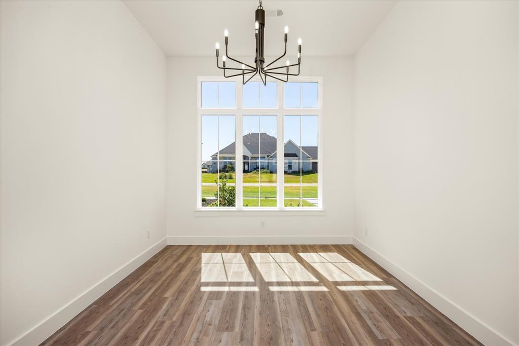 2119 Middlewood Circle Property Photo 8