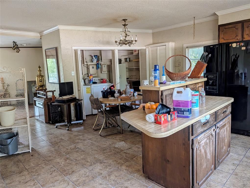 215 N Rivercrest Drive Property Photo 13