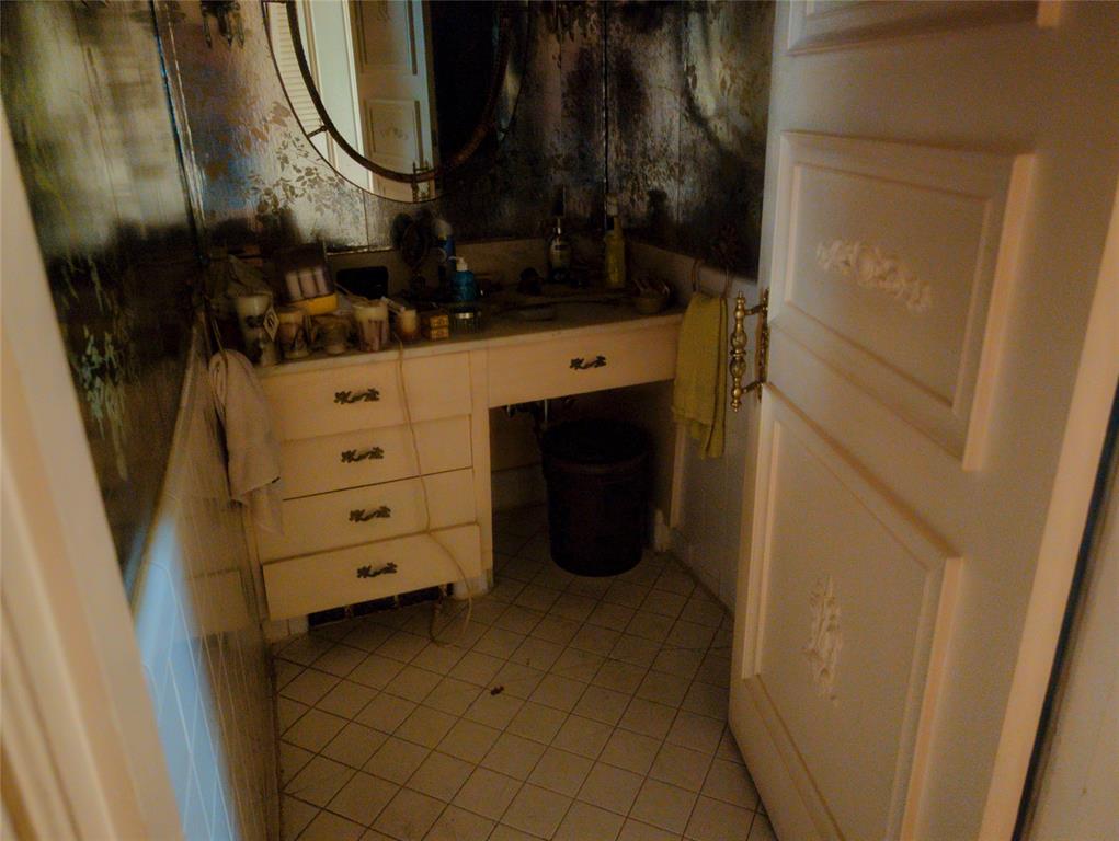 215 N Rivercrest Drive Property Photo 20