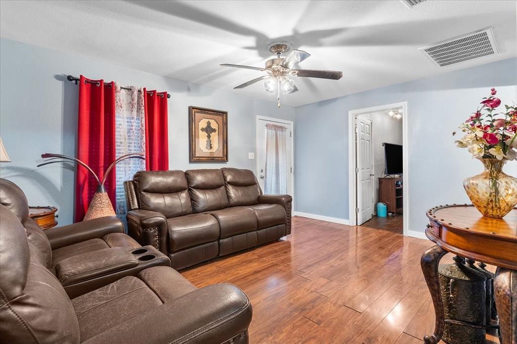 2801 Crystal Drive Property Photo 4