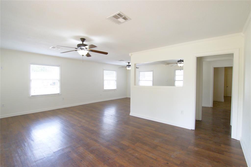 101 Easy Street Property Photo 3