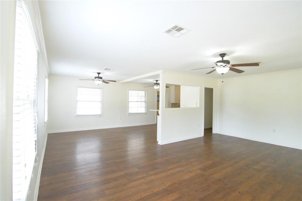 101 Easy Street Property Photo 5