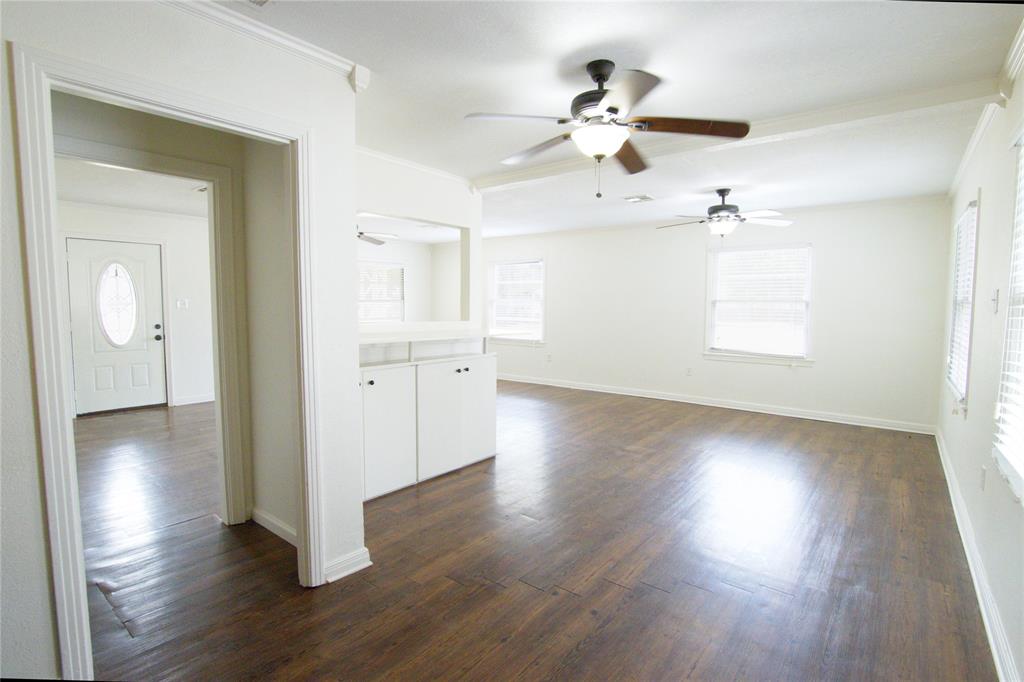 101 Easy Street Property Photo 6