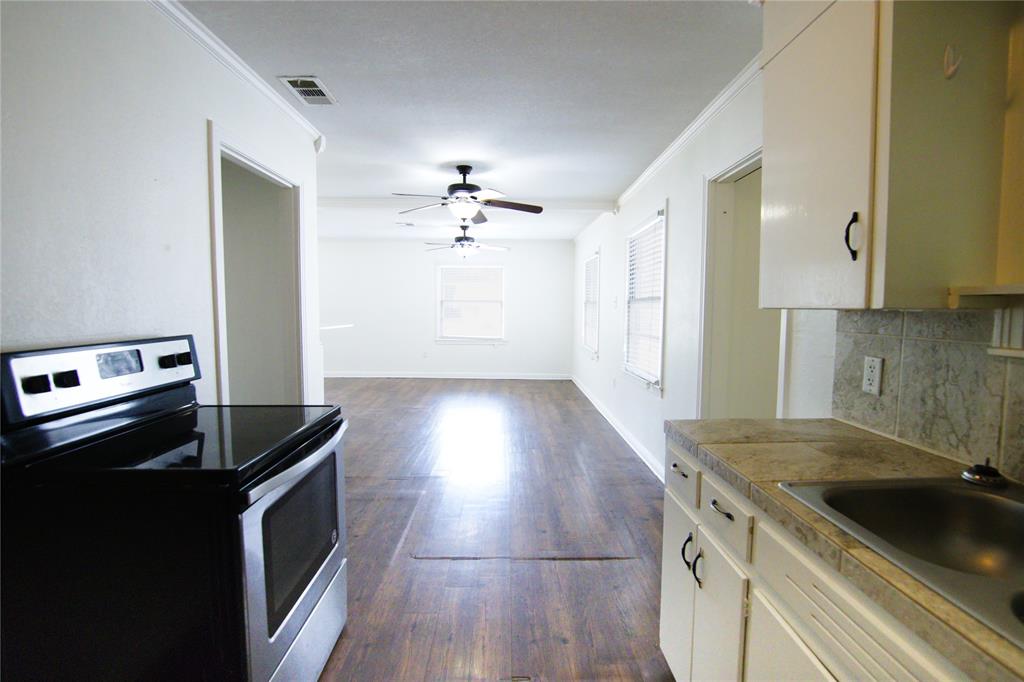 101 Easy Street Property Photo 8