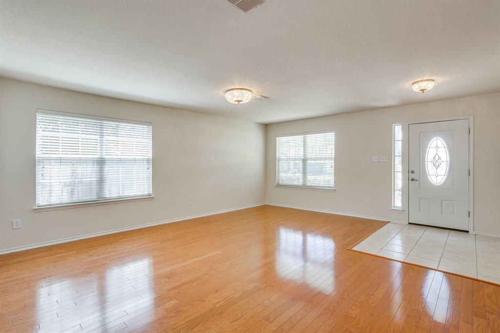 4205 Bayside Court Property Photo 2
