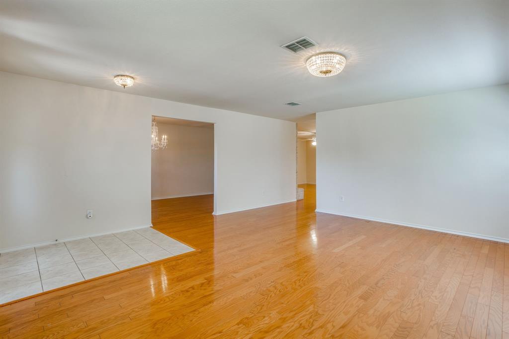 4205 Bayside Court Property Photo 3