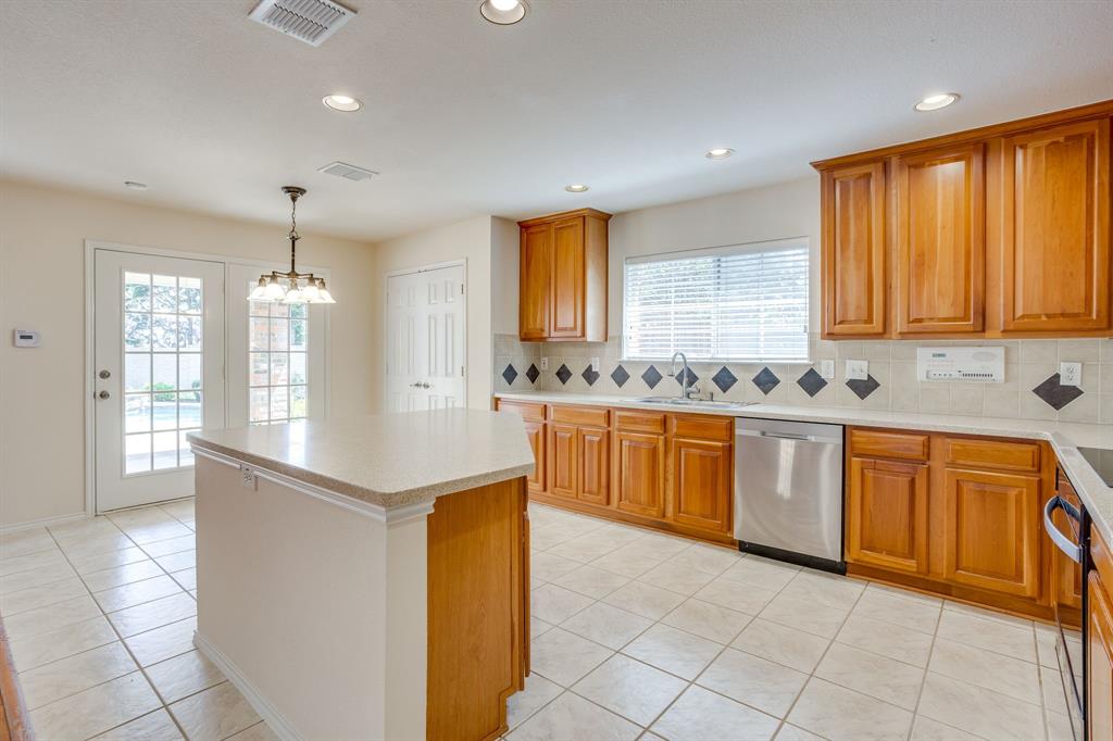 4205 Bayside Court Property Photo 9