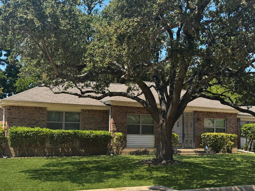 2108 Barron Lane Property Photo 1