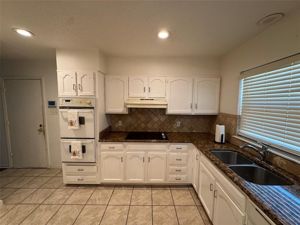 2108 Barron Lane Property Photo 6