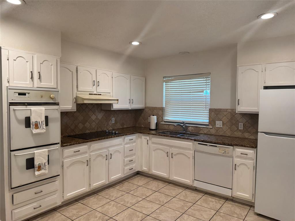 2108 Barron Lane Property Photo 7