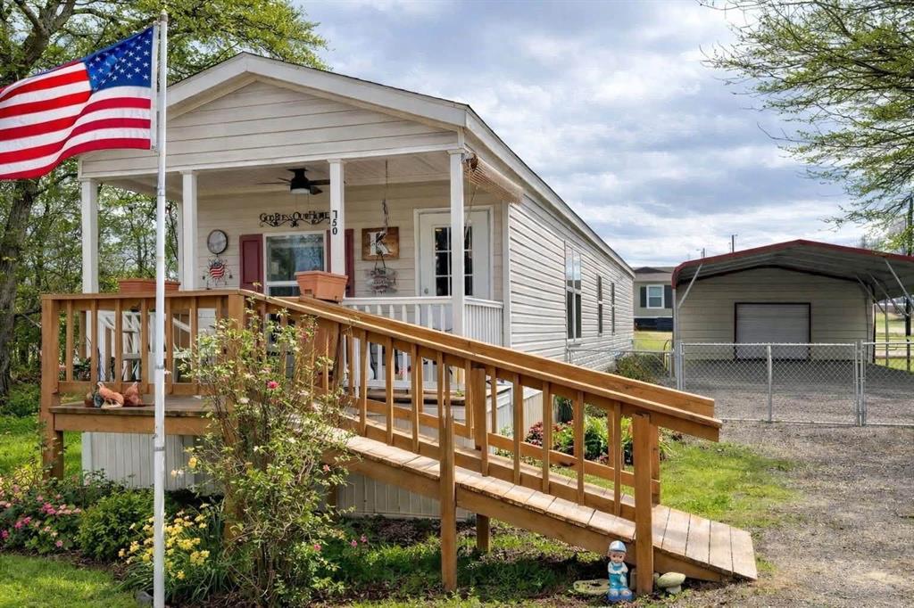750 Waterfront Row Property Photo 1