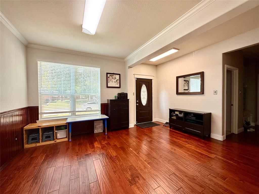 7704 Val Verde Drive Property Photo 2