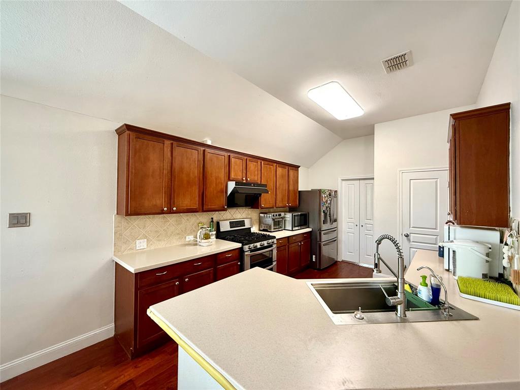 7704 Val Verde Drive Property Photo 8