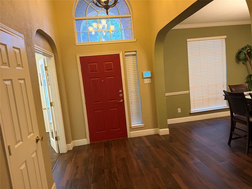 311 Holly Leaf Trail Property Photo 2