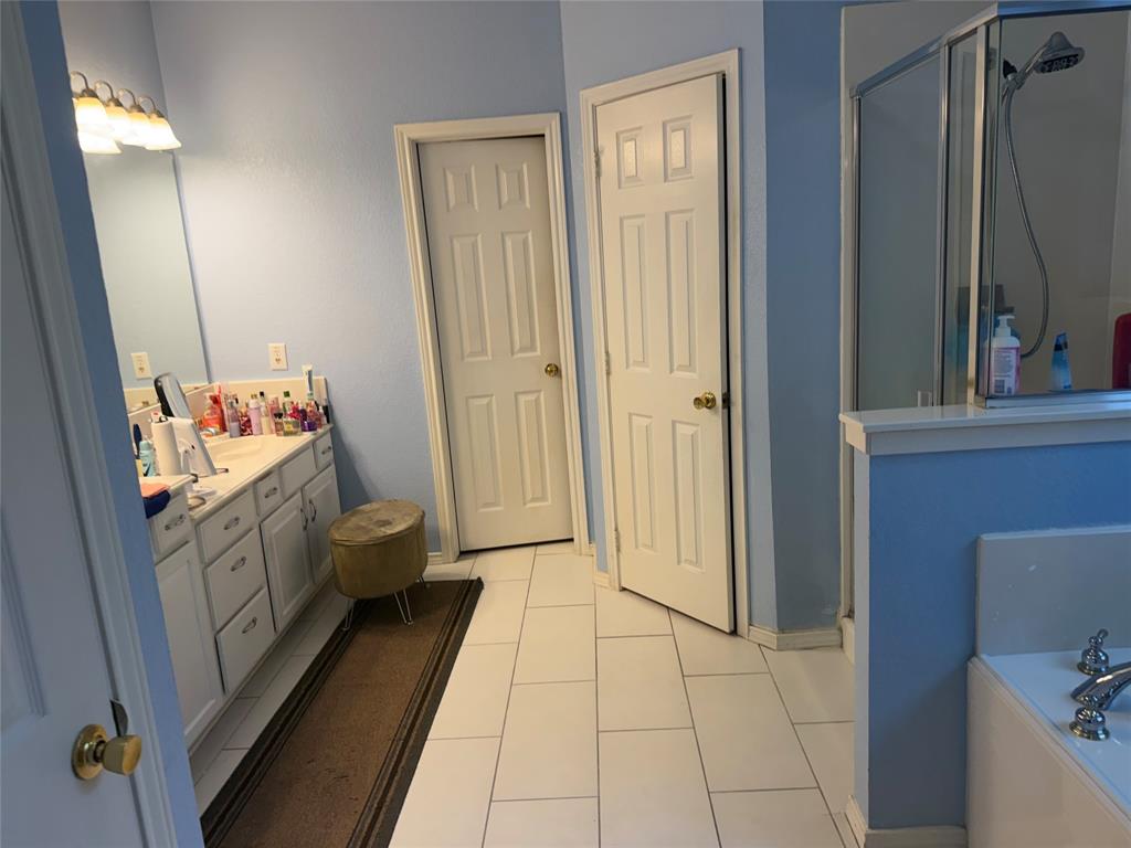 311 Holly Leaf Trail Property Photo 13