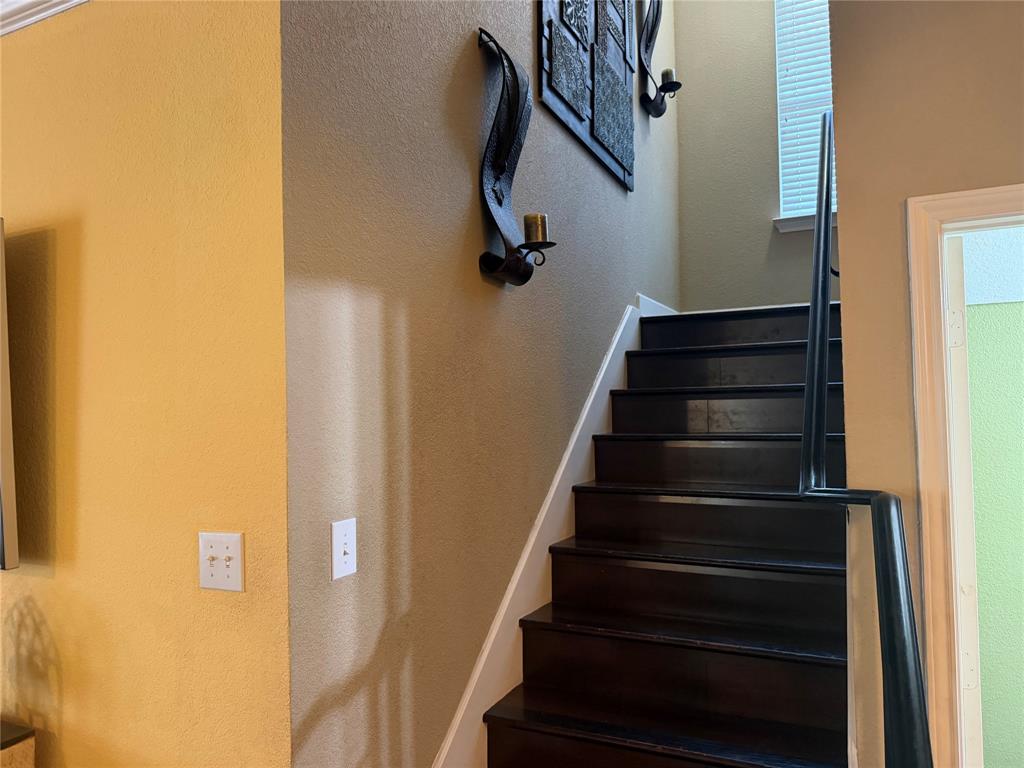 311 Holly Leaf Trail Property Photo 17