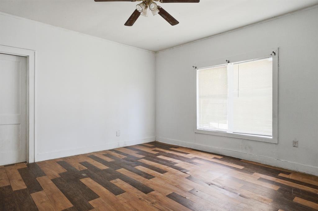 506 E Longview Street Property Photo 11