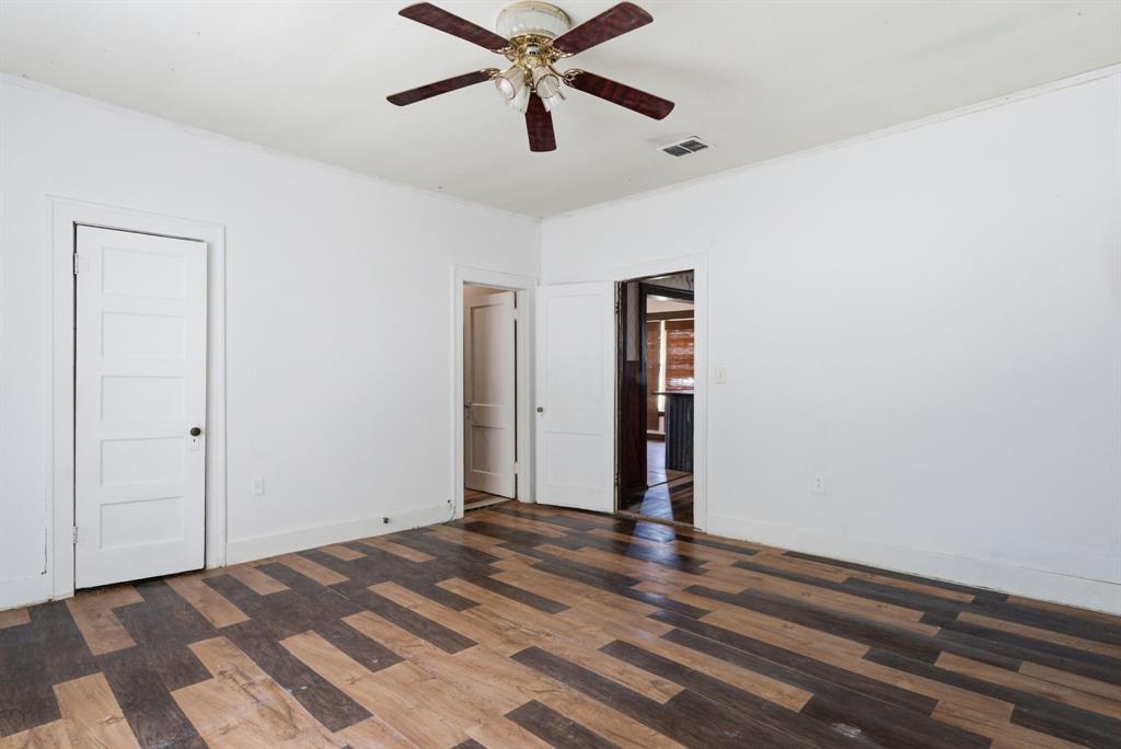506 E Longview Street Property Photo 12