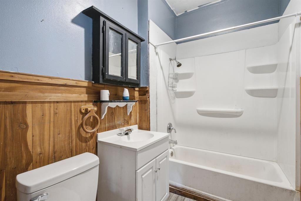 506 E Longview Street Property Photo 17