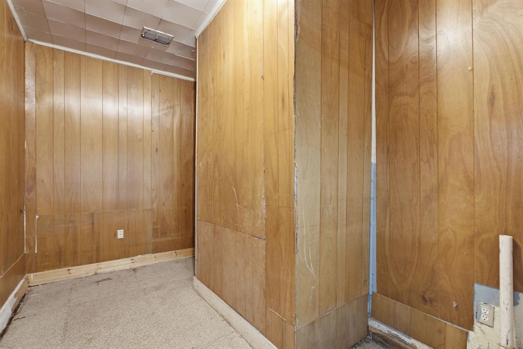 506 E Longview Street Property Photo 21