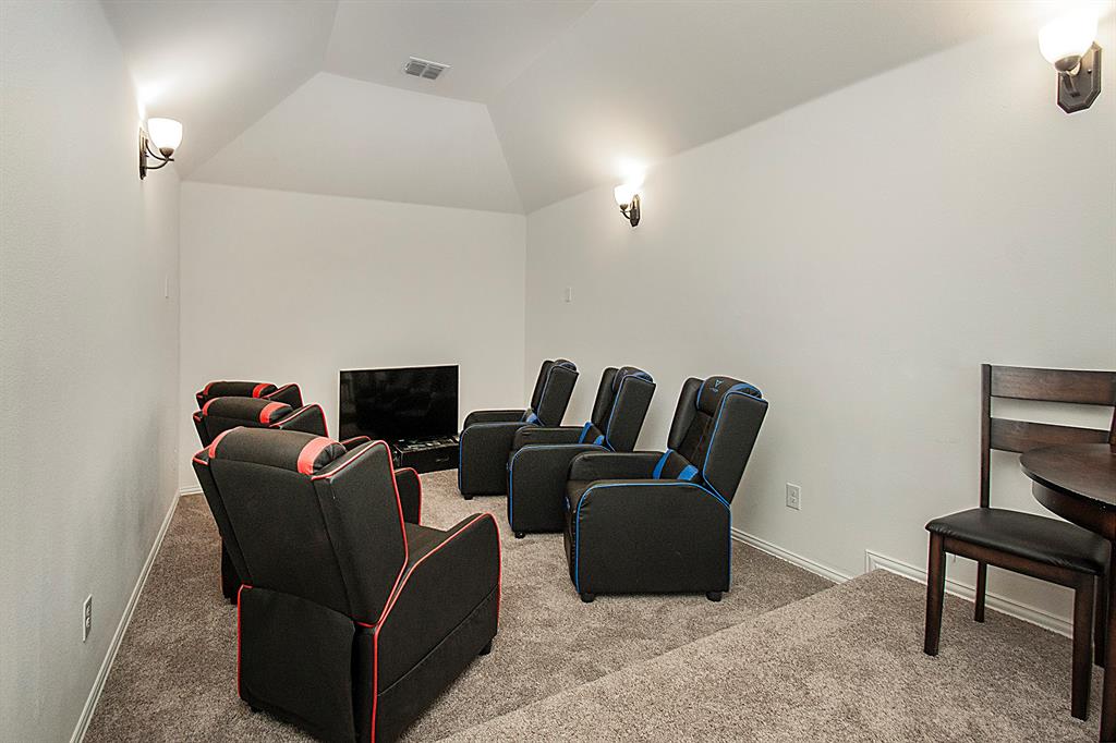 1420 Stoneleigh Place Property Photo 10