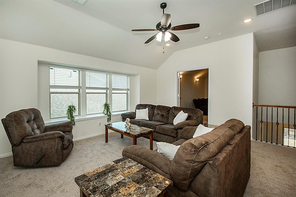 1420 Stoneleigh Place Property Photo 11