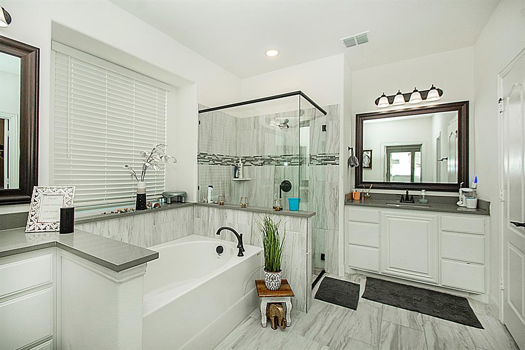 1420 Stoneleigh Place Property Photo 14