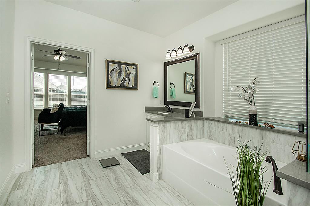 1420 Stoneleigh Place Property Photo 15
