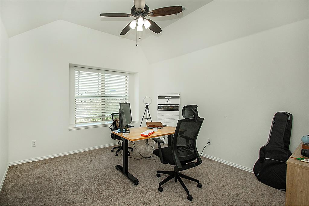 1420 Stoneleigh Place Property Photo 21